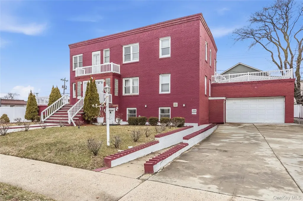325 E Park Avenue Long Beach NY 11561