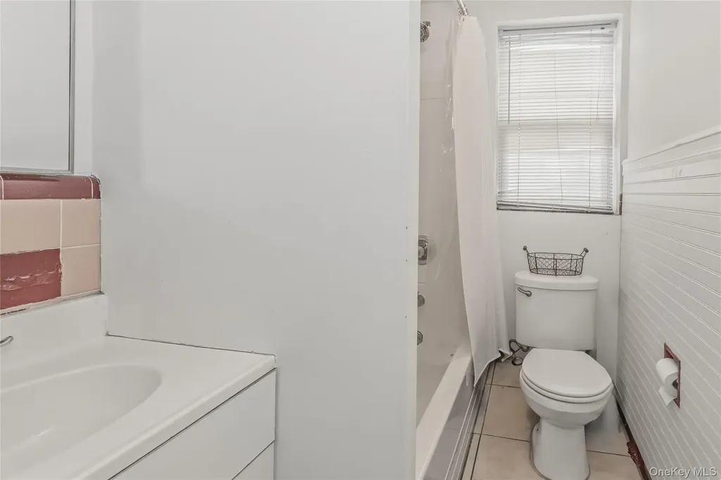325 E Park Avenue Long Beach NY 11561
