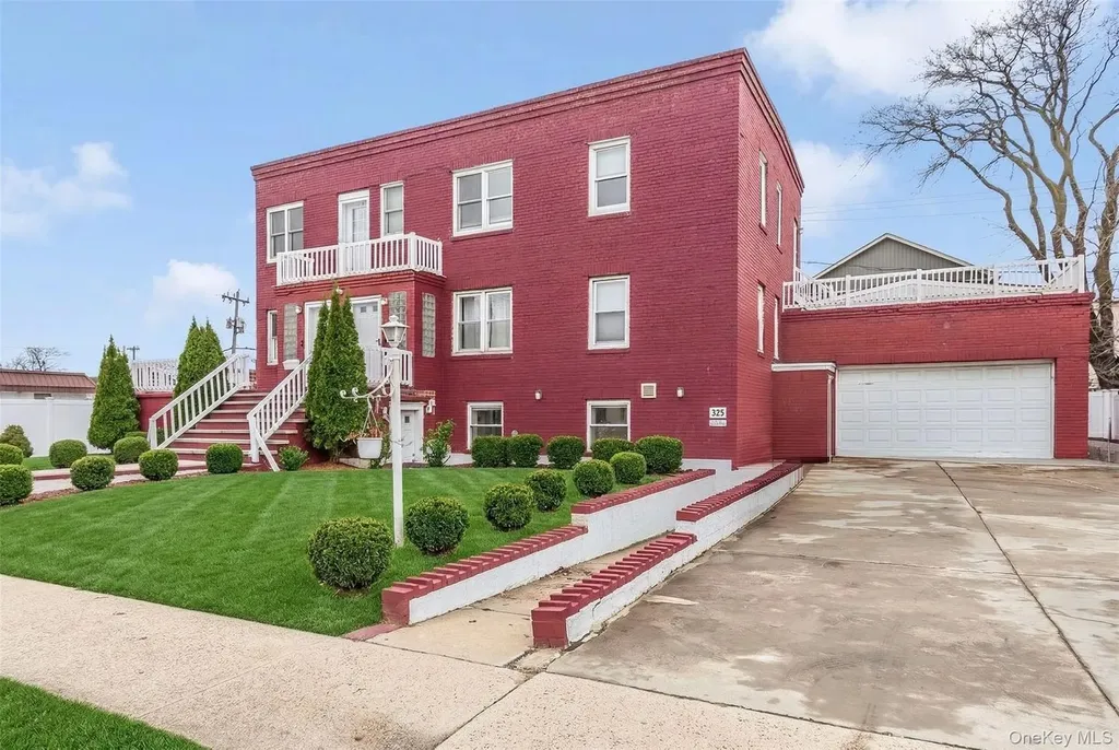325 E Park Avenue Long Beach NY 11561