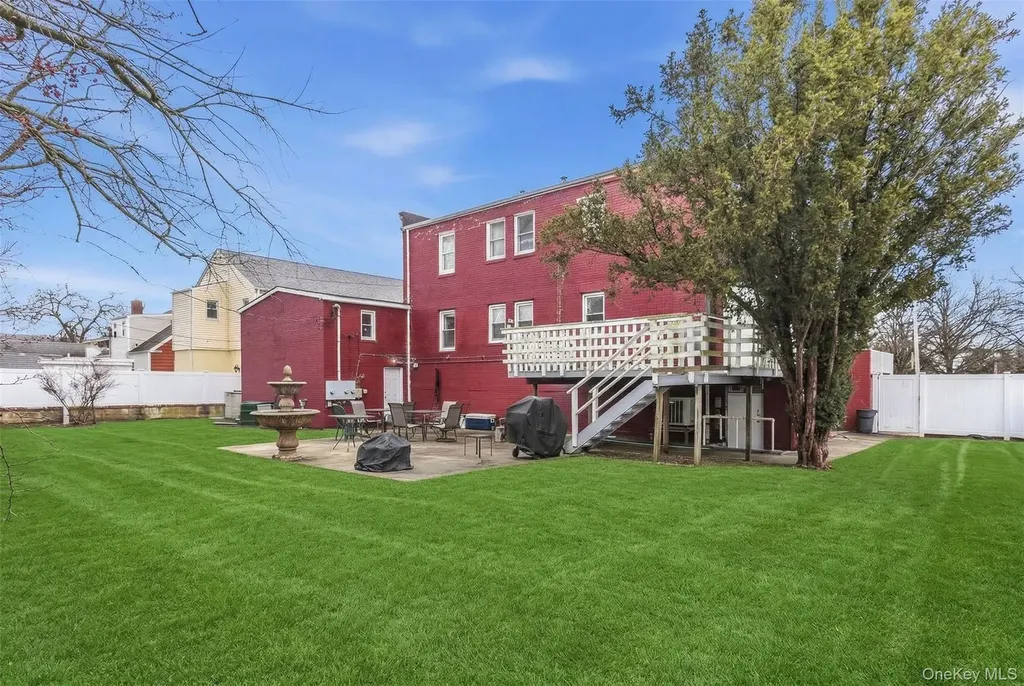 325 E Park Avenue Long Beach NY 11561