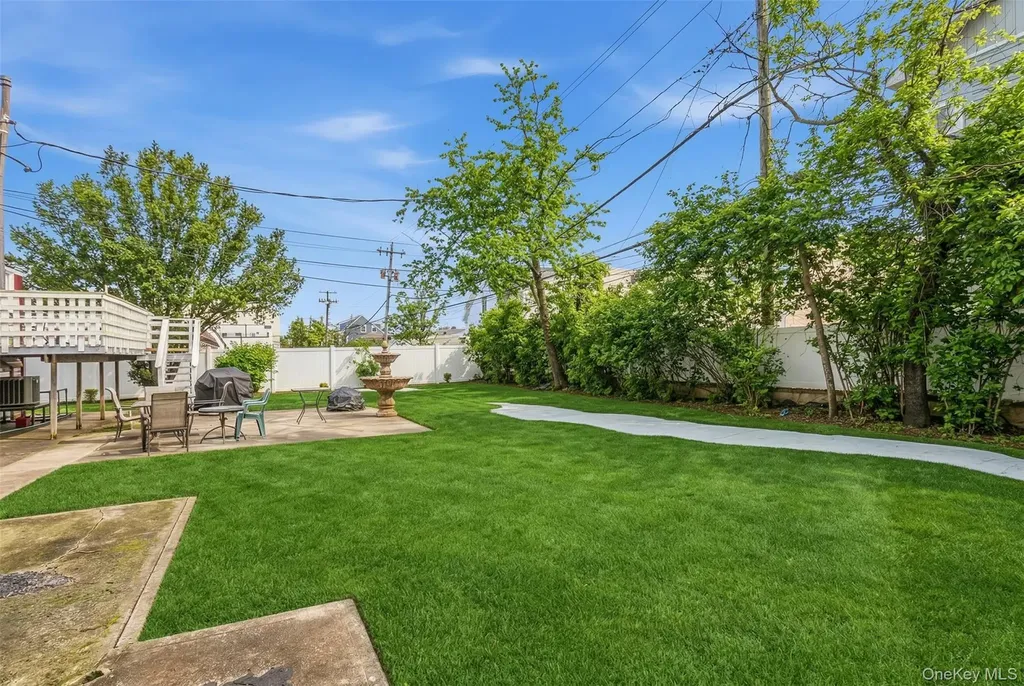 325 E Park Avenue Long Beach NY 11561