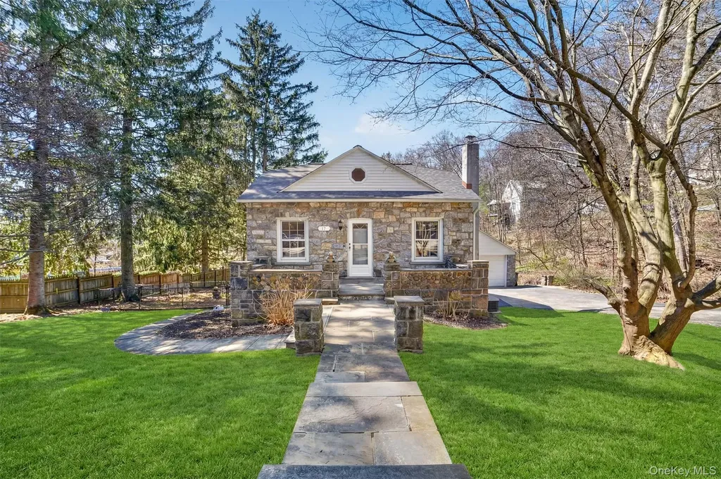 17 Hillside Terrace Amawalk NY 10501