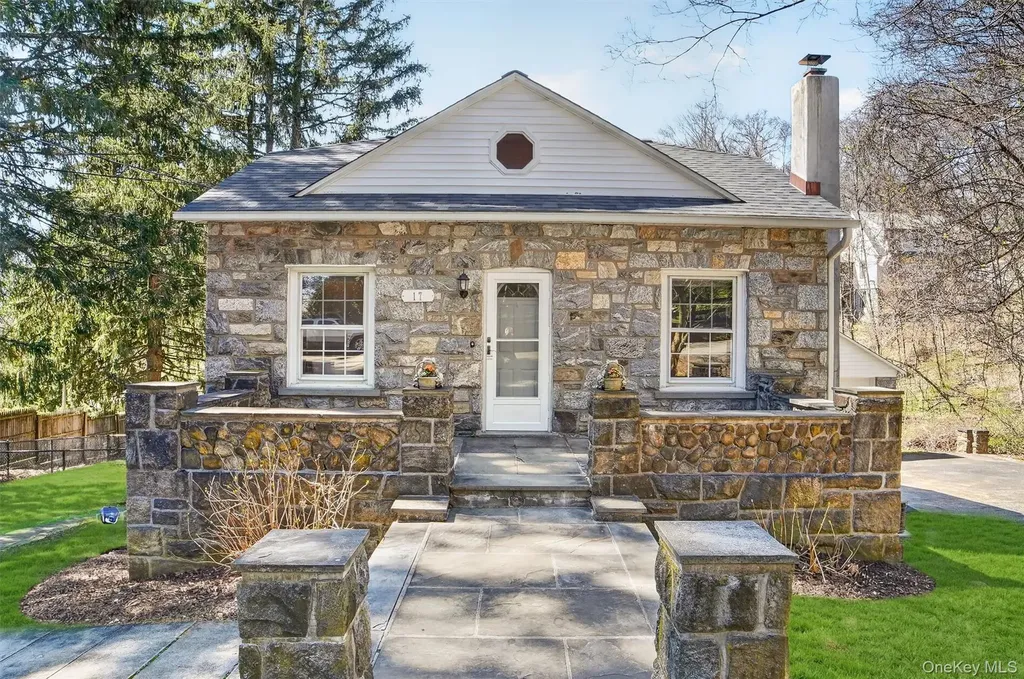 17 Hillside Terrace Amawalk NY 10501