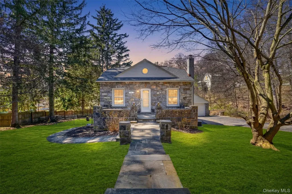 17 Hillside Terrace Amawalk NY 10501