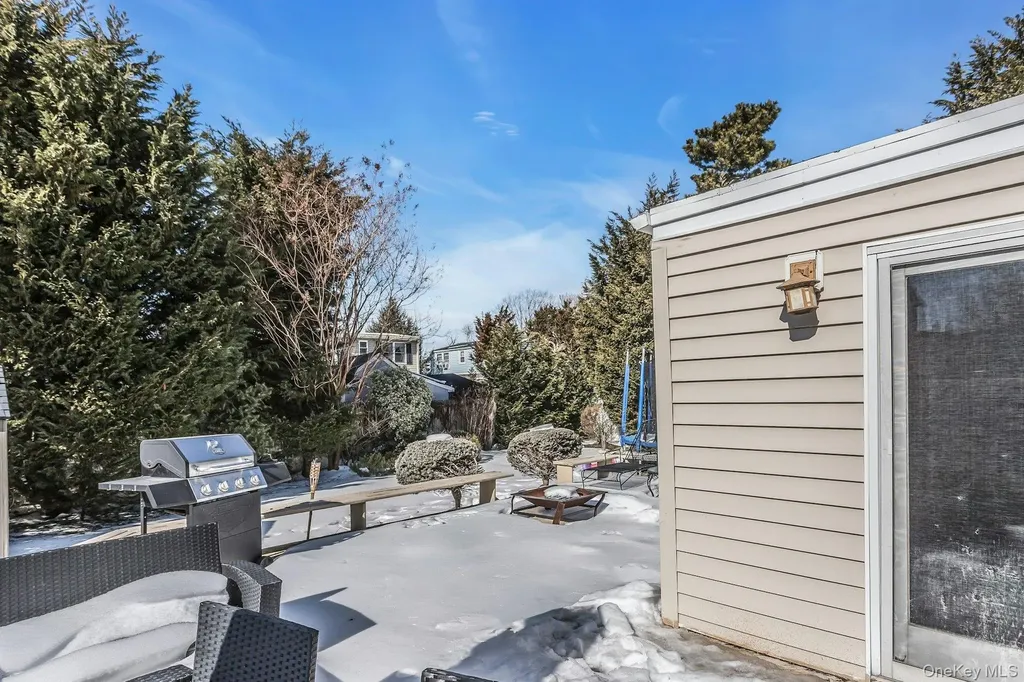 3348 3rd Street Oceanside NY 11572