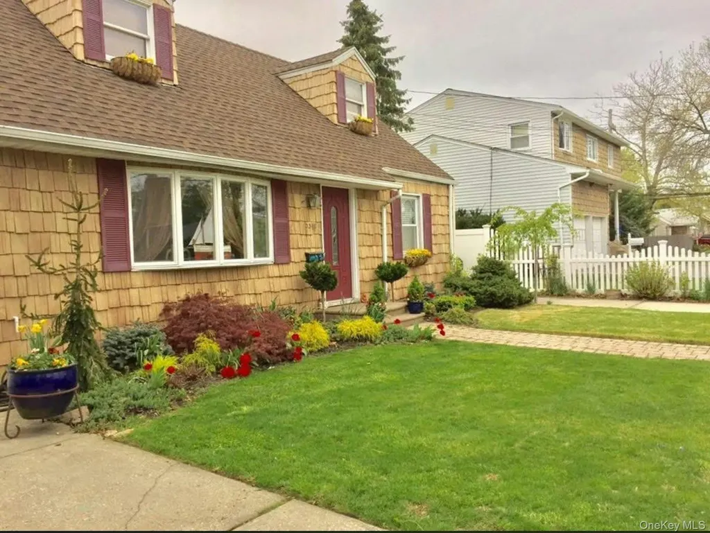 3348 3rd Street Oceanside NY 11572