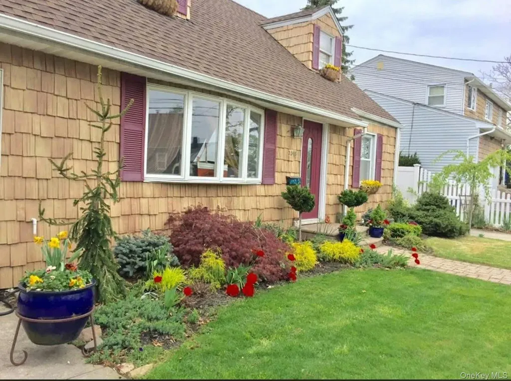 3348 3rd Street Oceanside NY 11572