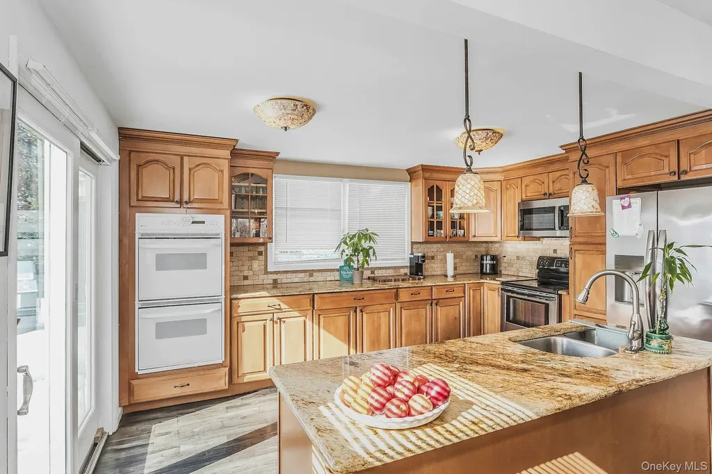 3348 3rd Street Oceanside NY 11572