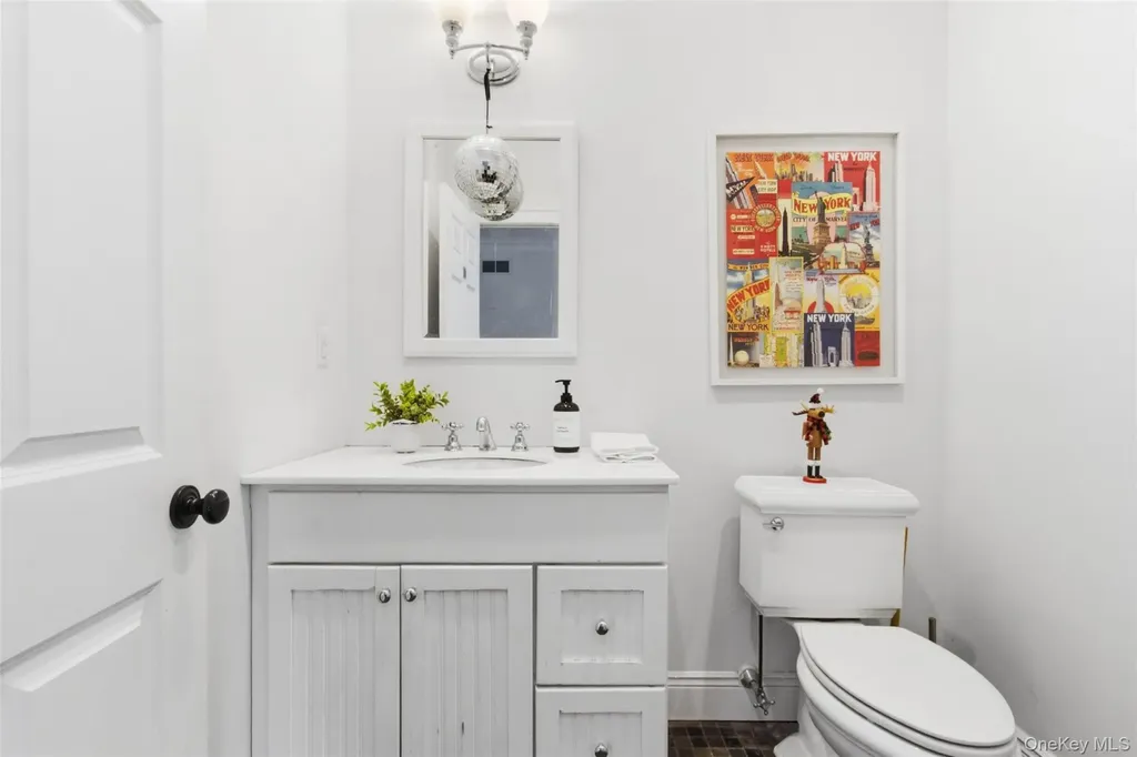 74 Old Post Lane Mamaroneck NY 10543