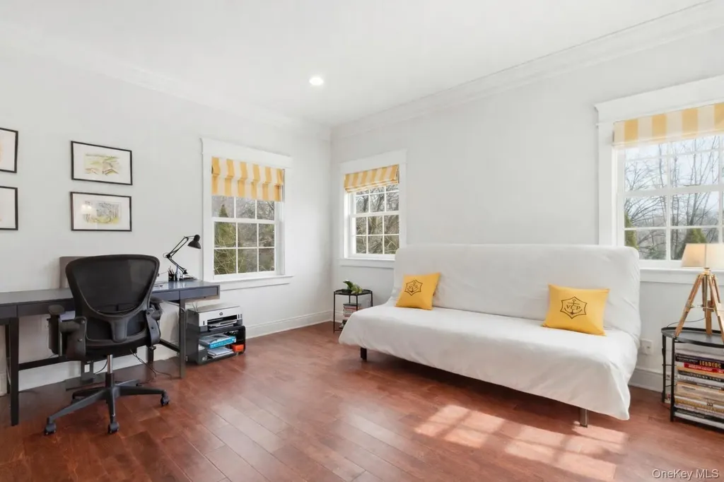 74 Old Post Lane Mamaroneck NY 10543
