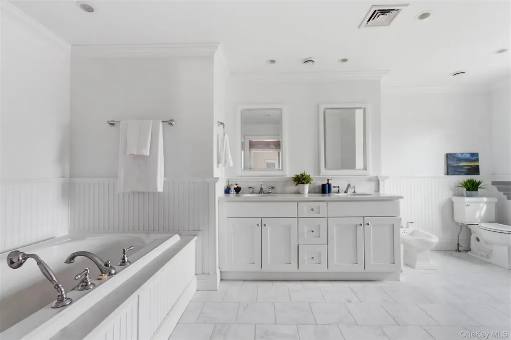 74 Old Post Lane Mamaroneck NY 10543
