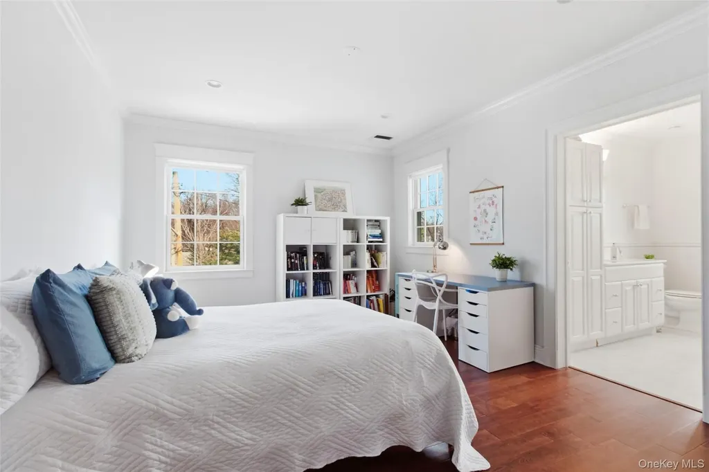 74 Old Post Lane Mamaroneck NY 10543