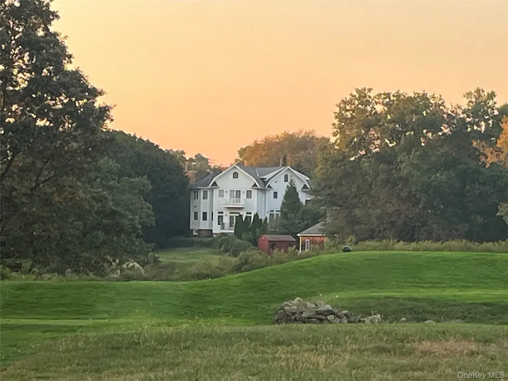 74 Old Post Lane Mamaroneck NY 10543