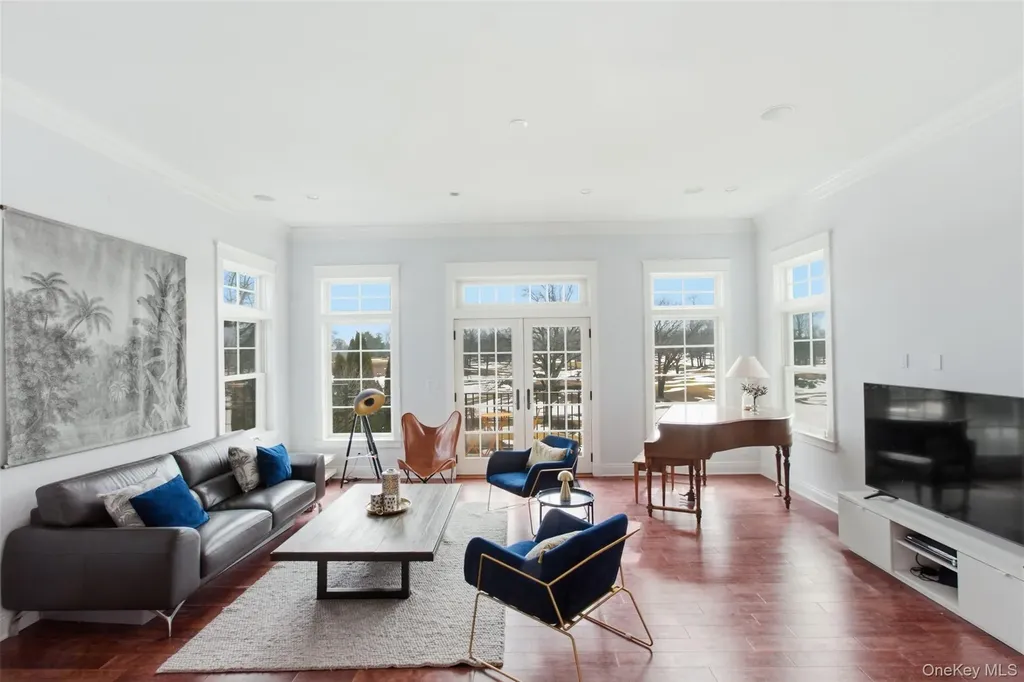 74 Old Post Lane Mamaroneck NY 10543