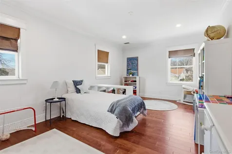 74 Old Post Lane Mamaroneck NY 10543