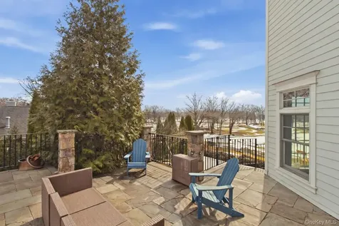 74 Old Post Lane Mamaroneck NY 10543
