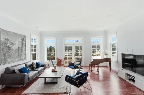 74 Old Post Lane Mamaroneck NY 10543