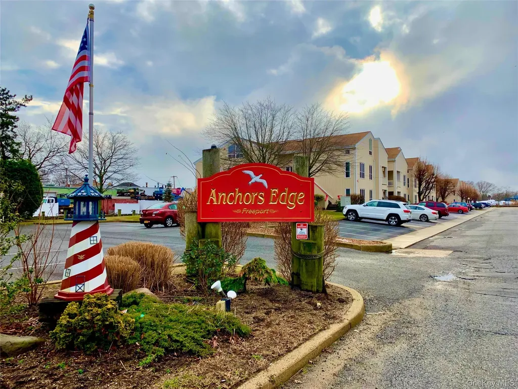 31 Anchor Street Freeport NY 11520