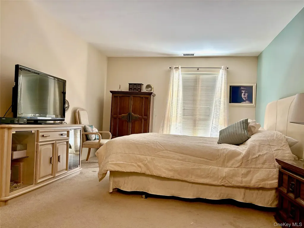 31 Anchor Street Freeport NY 11520