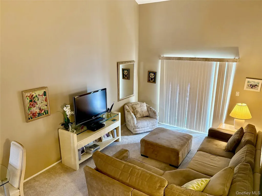 31 Anchor Street Freeport NY 11520
