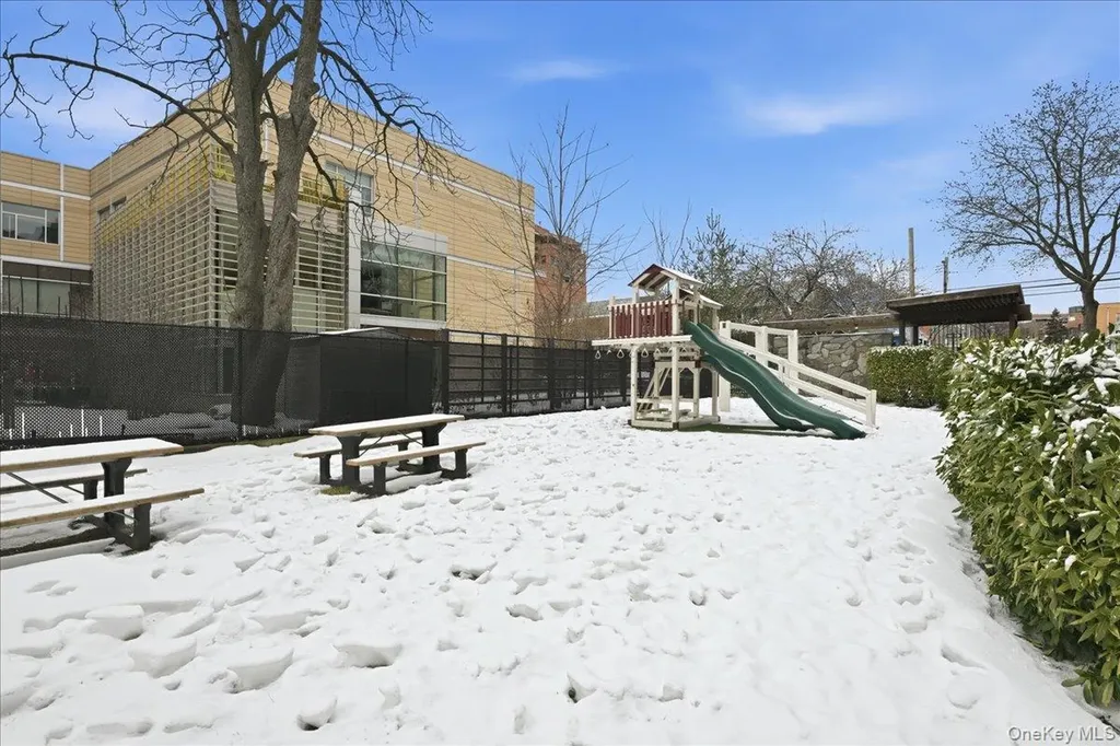 87-10 51st Avenue Elmhurst NY 11373