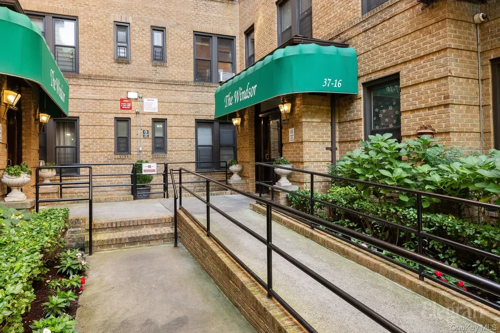 37-16 83 Jackson Heights NY 11372