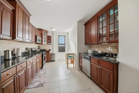 43 Calton Road New Rochelle NY 10804