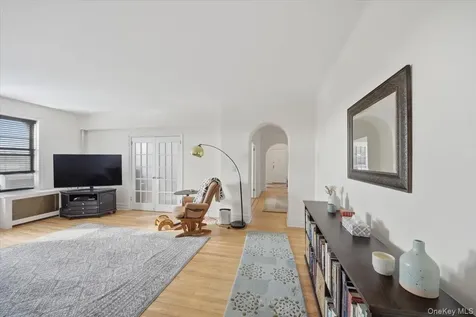 43 Calton Road New Rochelle NY 10804