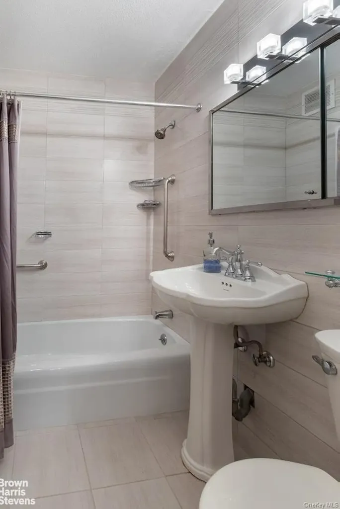 4455 Douglas Avenue Bronx NY 10471