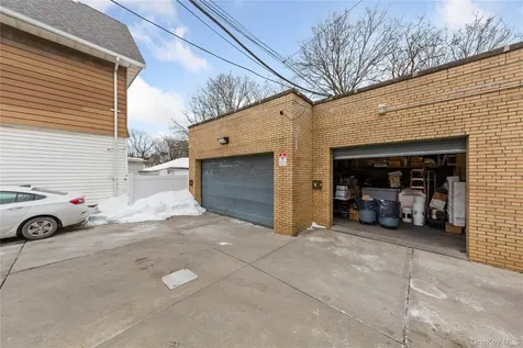 9412 Jamaica Avenue Woodhaven NY 11421