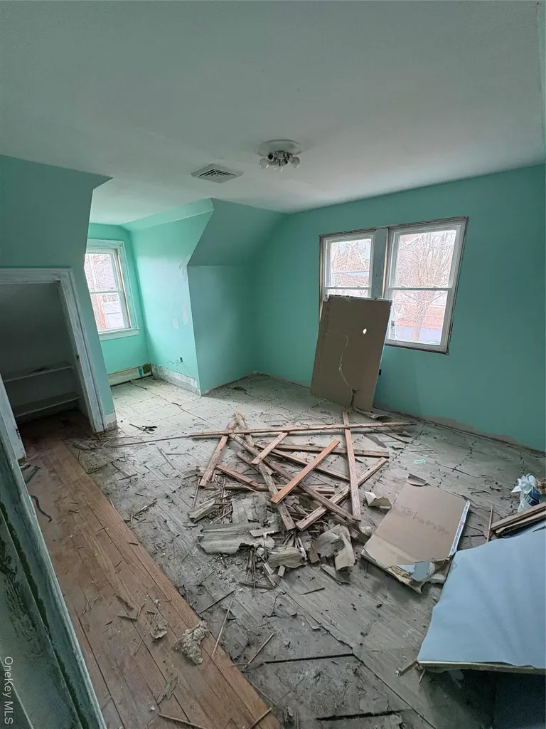 25 Woodcliff Avenue Poughkeepsie NY 12603