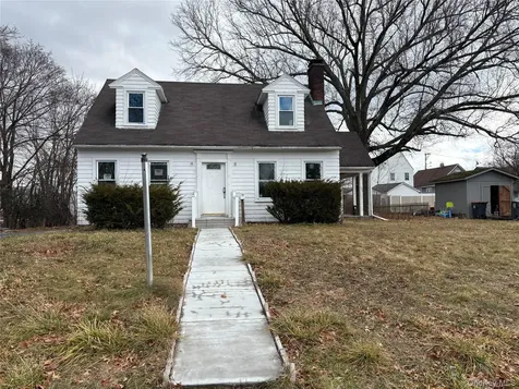 25 Woodcliff Avenue Poughkeepsie NY 12603
