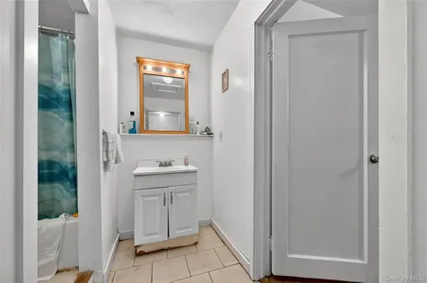 21 1/2 Nevins Street Ellenville NY 12428