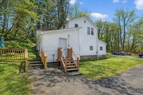21 1/2 Nevins Street Ellenville NY 12428
