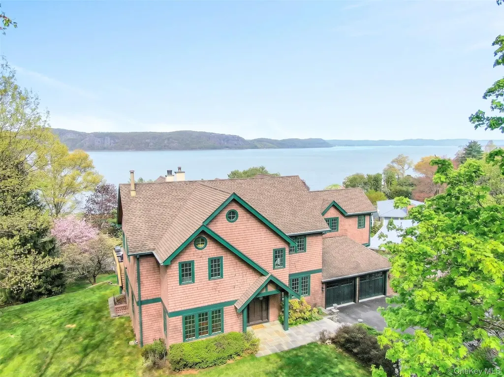 24 Country Club Lane Briarcliff Manor NY 10510