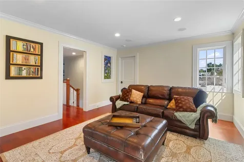 24 Country Club Lane Briarcliff Manor NY 10510
