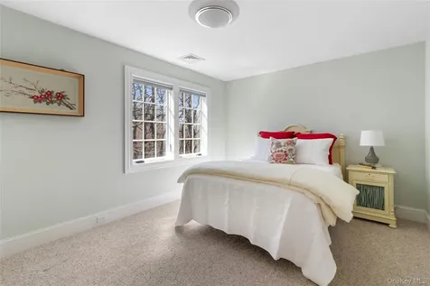 24 Country Club Lane Briarcliff Manor NY 10510