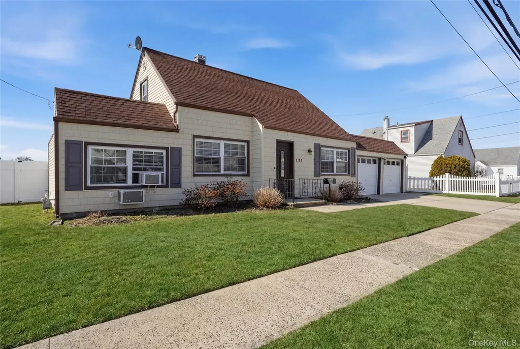 192 Mill Road Valley Stream NY 11581