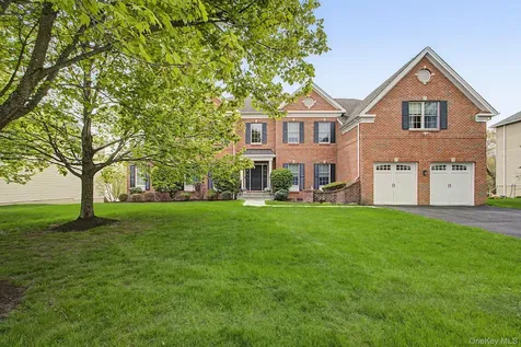 19 Sassinoro Boulevard Cortlandt Manor NY 10567