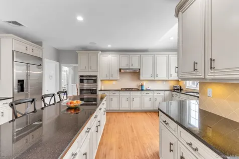 19 Sassinoro Boulevard Cortlandt Manor NY 10567