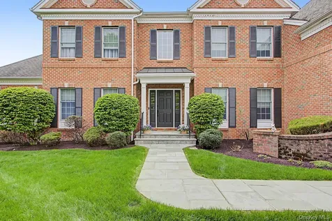 19 Sassinoro Boulevard Cortlandt Manor NY 10567