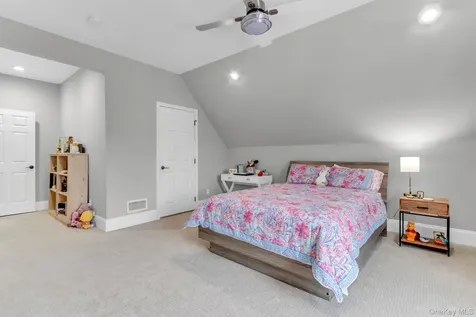 19 Sassinoro Boulevard Cortlandt Manor NY 10567