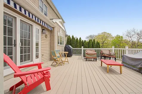 19 Sassinoro Boulevard Cortlandt Manor NY 10567