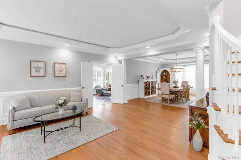 19 Sassinoro Boulevard Cortlandt Manor NY 10567