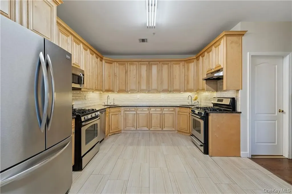 3307 Parkview Drive Spring Valley NY 10977