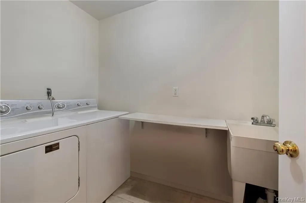 3307 Parkview Drive Spring Valley NY 10977