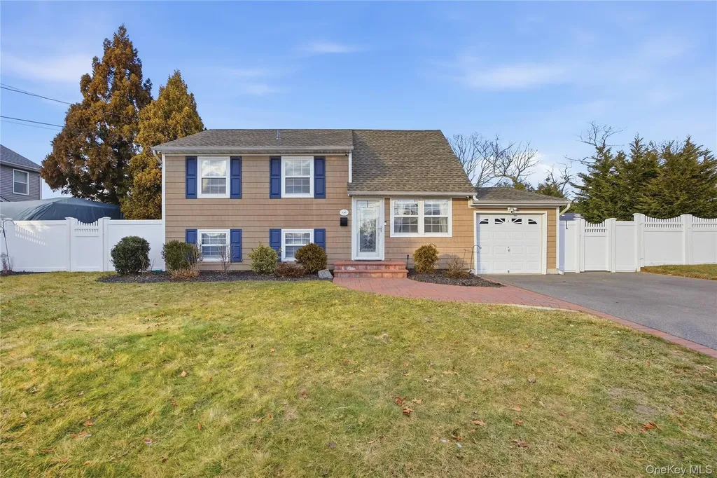 147 Ruth Street West Islip NY 11795