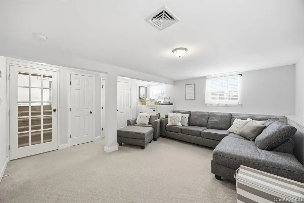 147 Ruth Street West Islip NY 11795