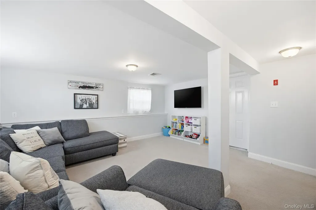 147 Ruth Street West Islip NY 11795