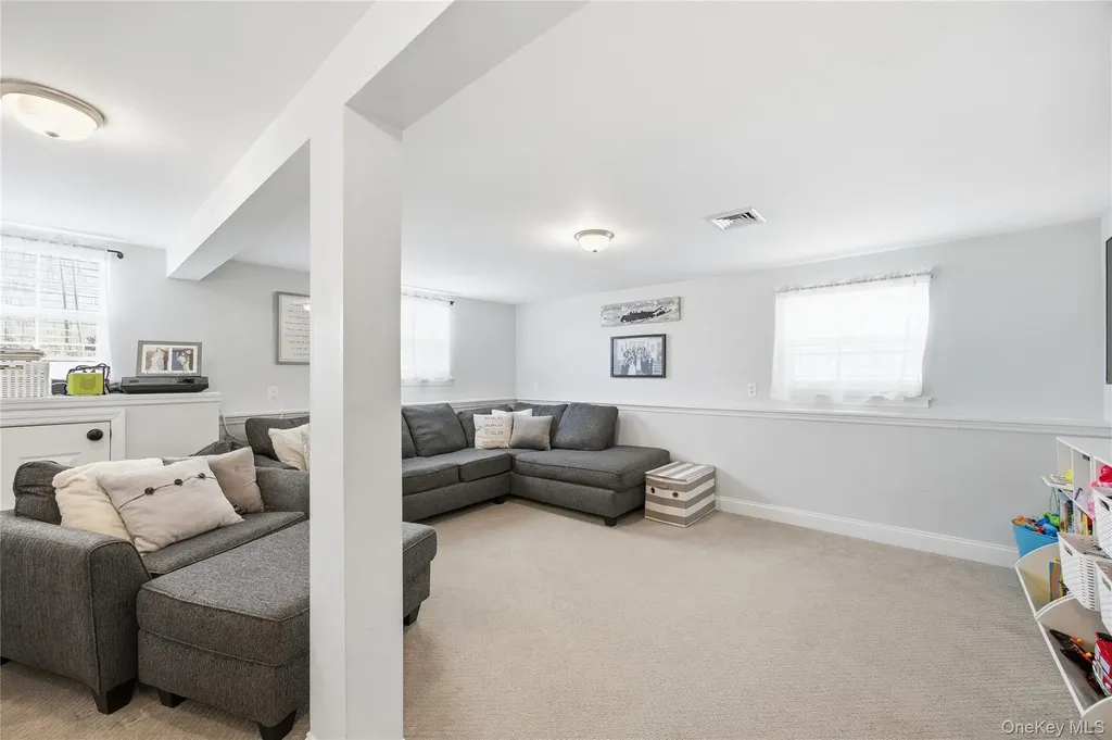 147 Ruth Street West Islip NY 11795